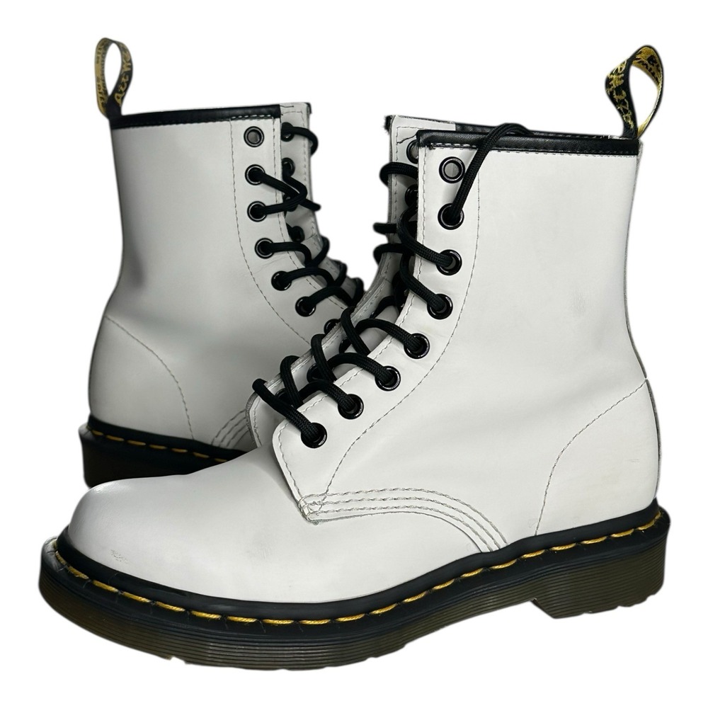 Dr.‎ Martens 1460 Women's Smooth Leather Lace Up Boot Women's Size 6 11821